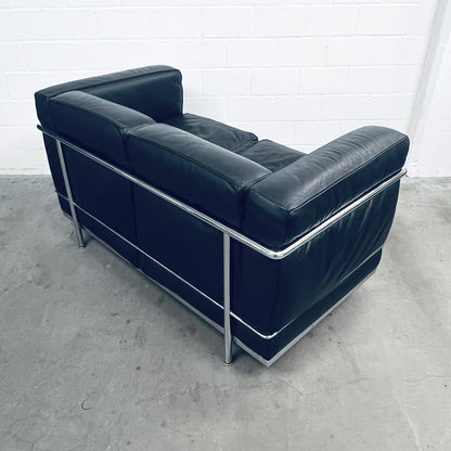 Sofa Le Corbusier LC2, 2-Plätzer, Leder-schwarz