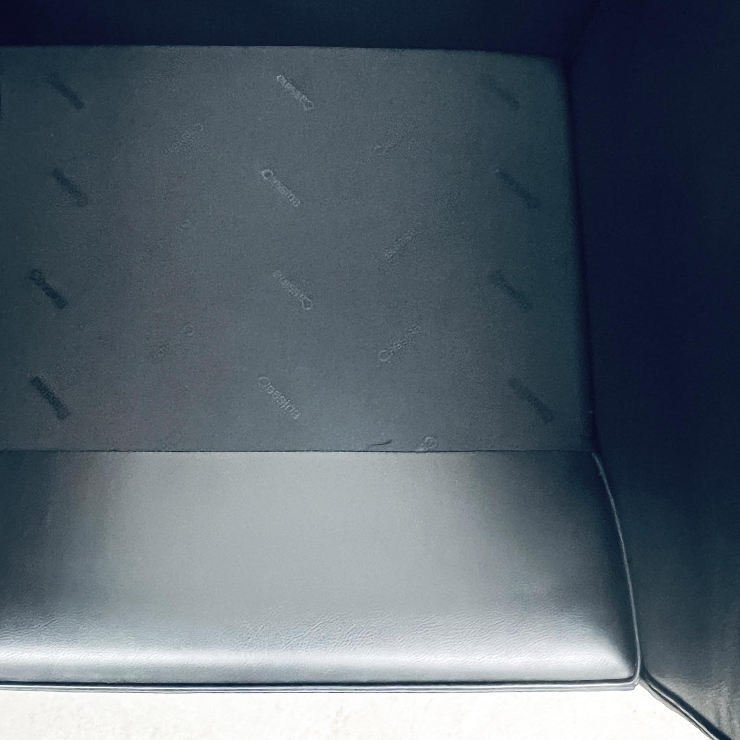 Sofa Le Corbusier LC2, 2-Plätzer, Leder-schwarz