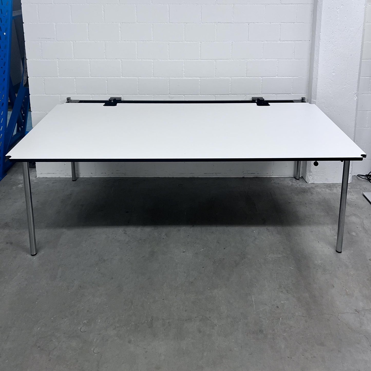 USM Tisch Advanced, Kunstharz Perlgrau, 200x100cm