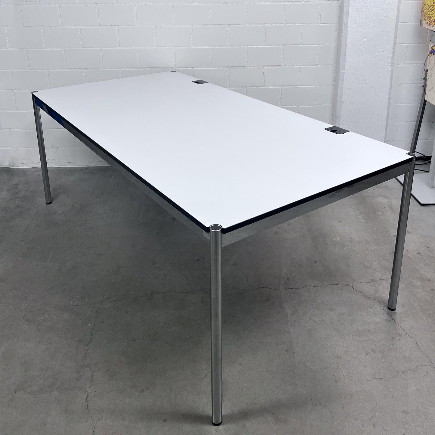USM Tisch Advanced, Kunstharz Perlgrau, 200x100cm