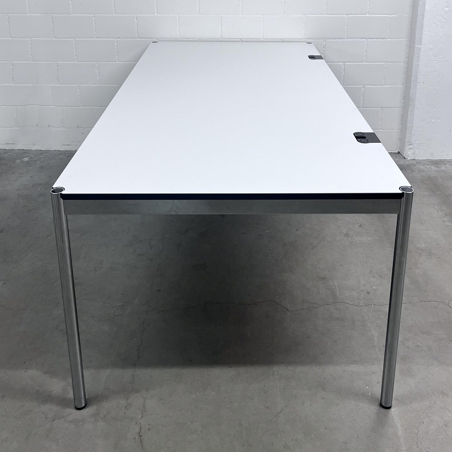 USM Tisch Advanced, Kunstharz Perlgrau, 200x100cm