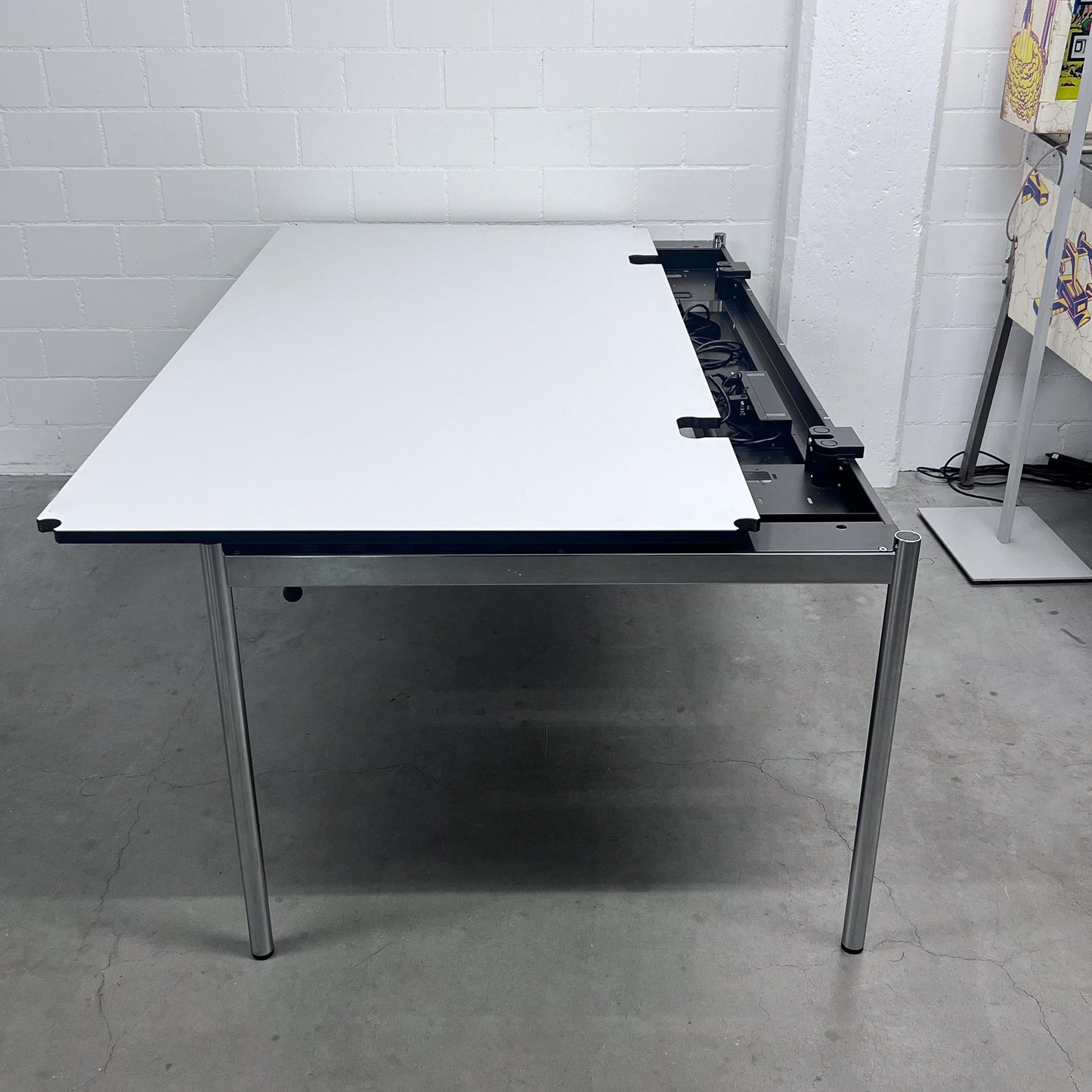 USM Tisch Advanced, Kunstharz Perlgrau, 200x100cm
