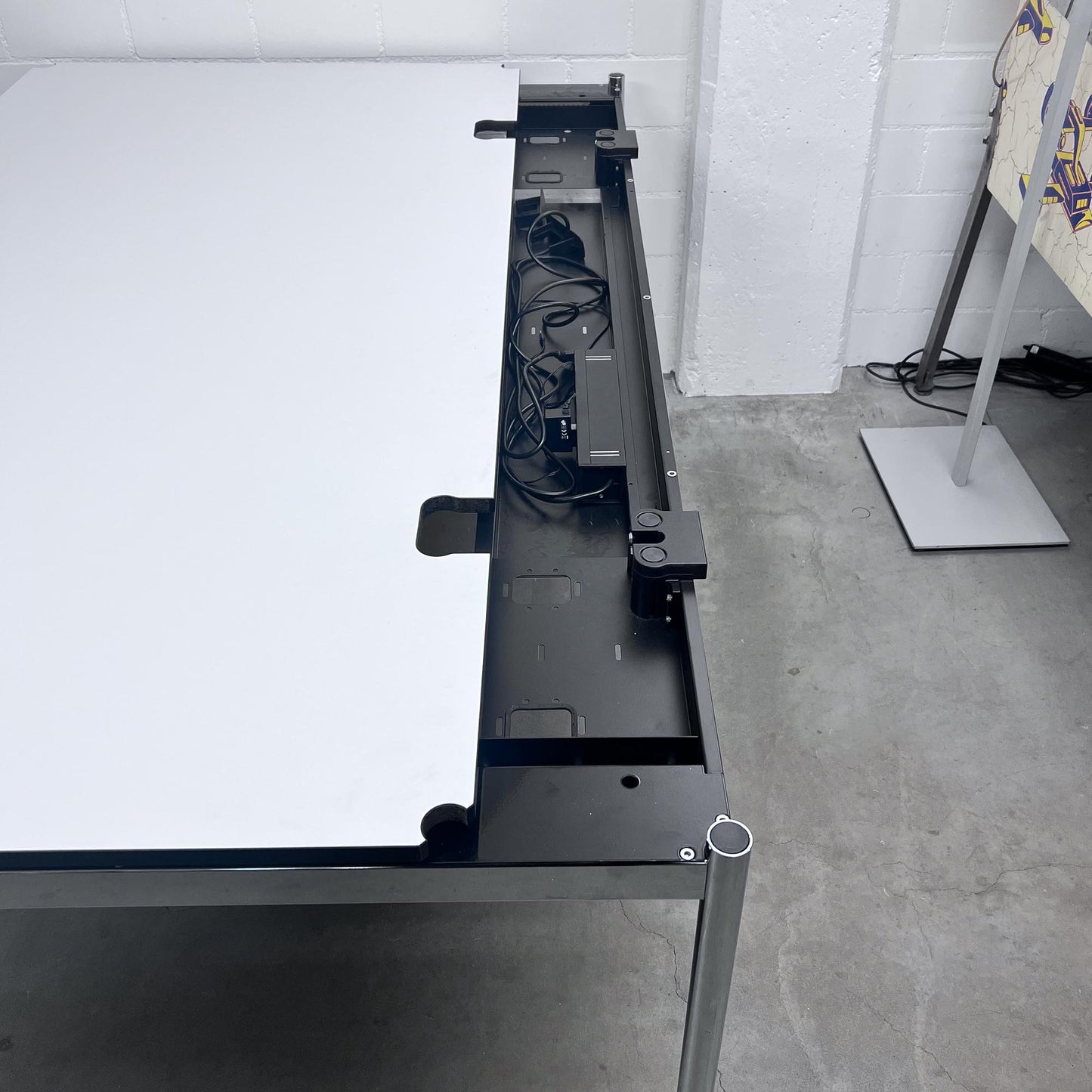 USM Tisch Advanced, Kunstharz Perlgrau, 200x100cm