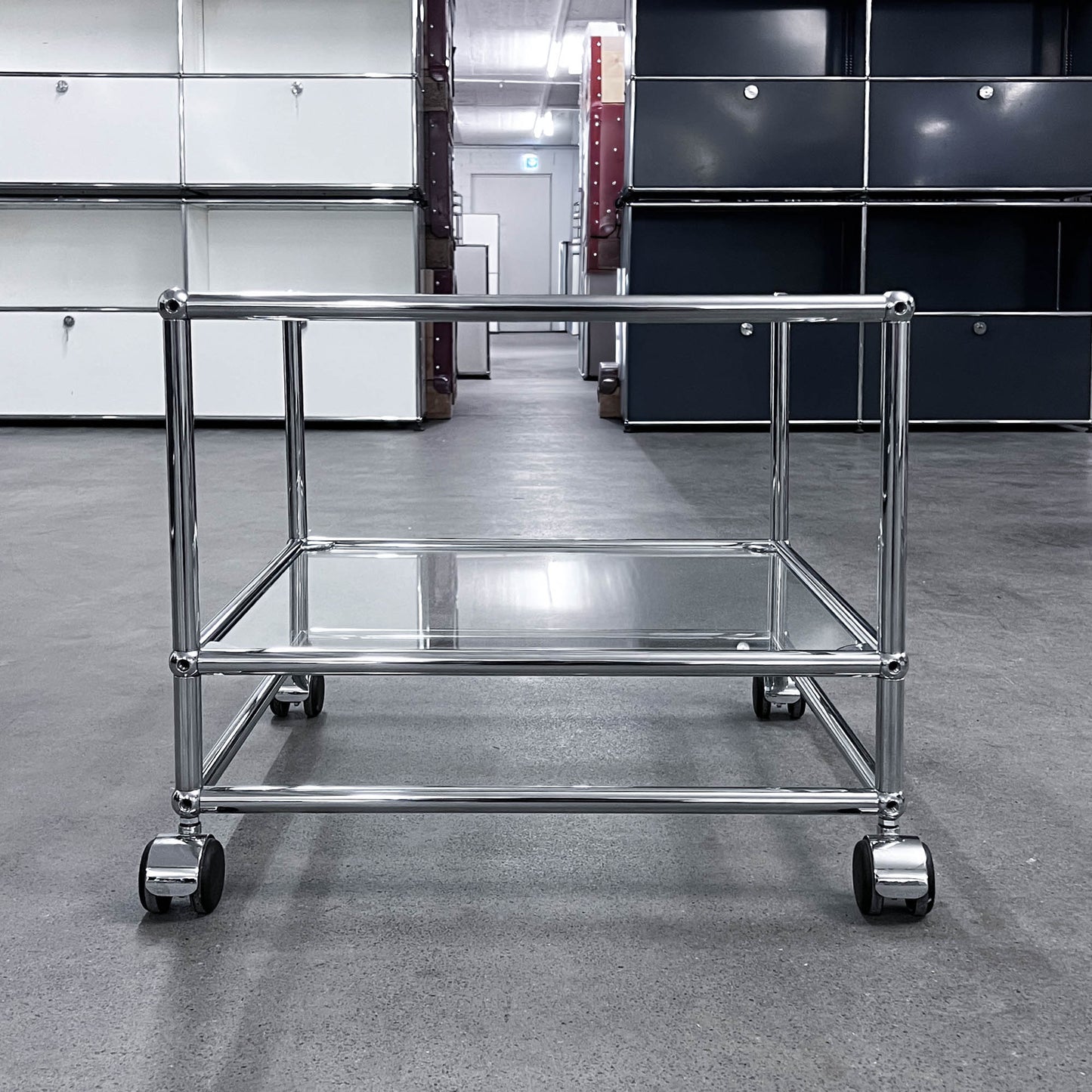 USM Beistelltisch auf Rollen, Q1