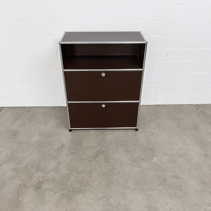 USM Haller Regal in Braun, alte Generation – Ansicht von vorne und oben