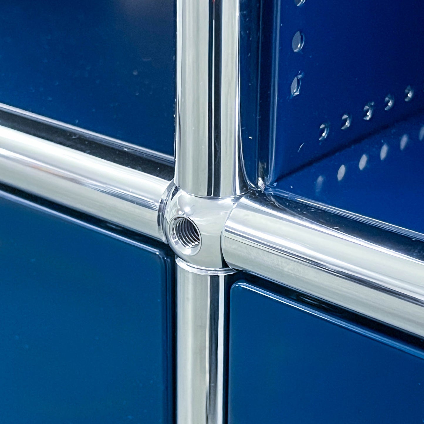 USM Regal, Stahlblau mit 2 Klapptüren, Q1
