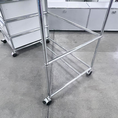 USM Home-Office-Pult, Lichtgrau, 4 A6 Schubladen, Q1