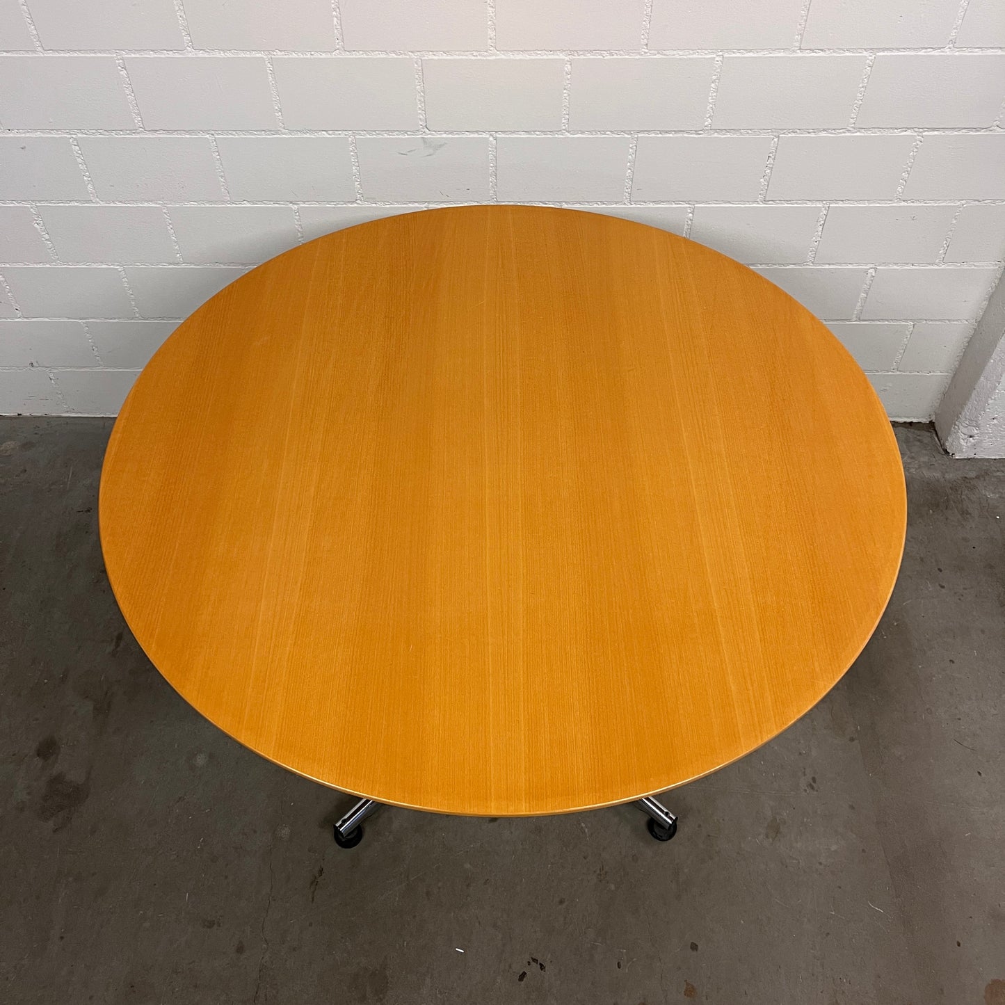 USM Kitos Occasion Tisch, rund, 110cm, Buche furniert