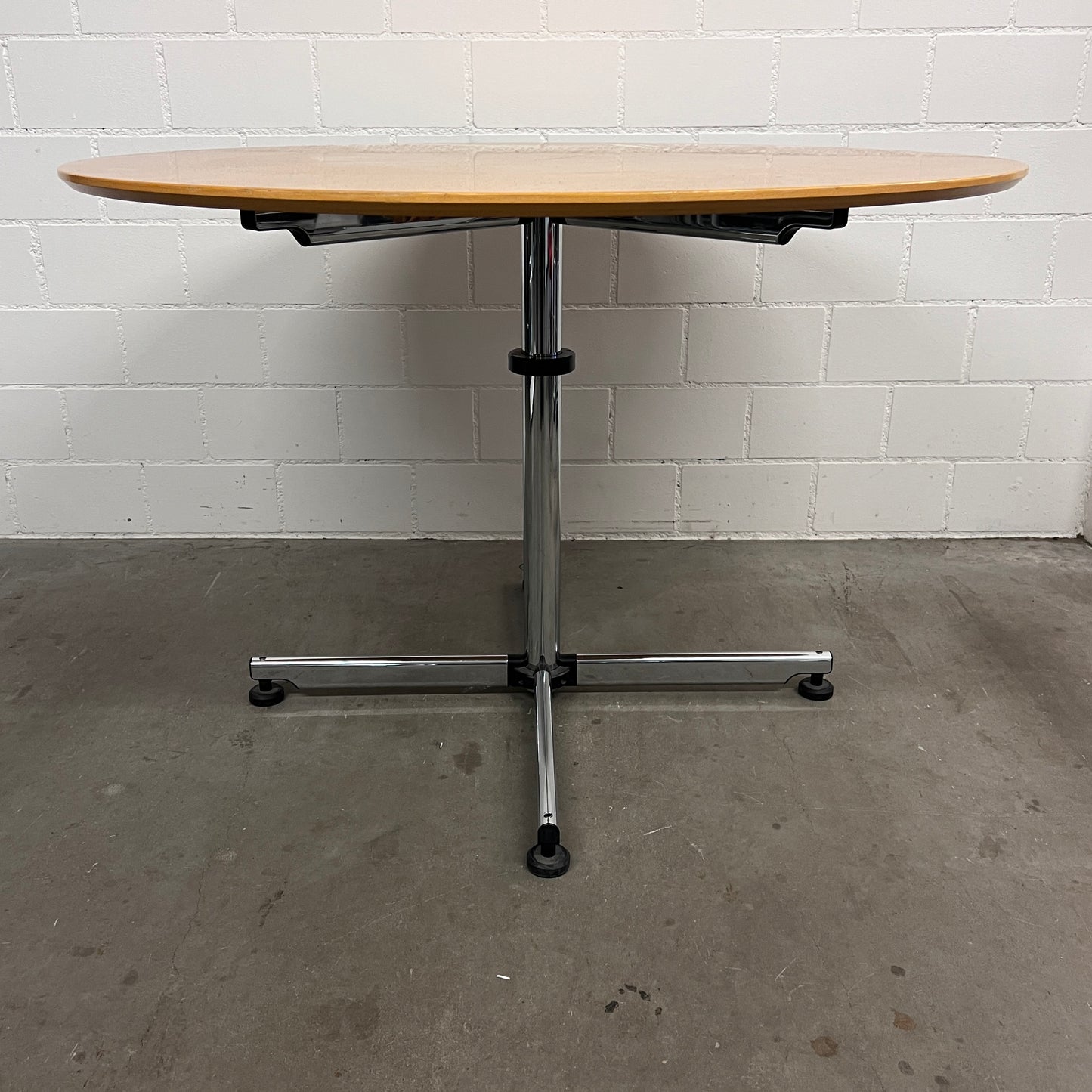 USM Kitos Occasion Tisch, rund, 110cm, Buche furniert