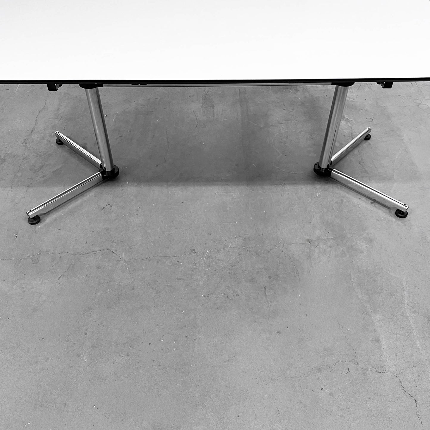 USM Kitos Tisch, 175x90cm, Kunstharz Perlgrau, Q1