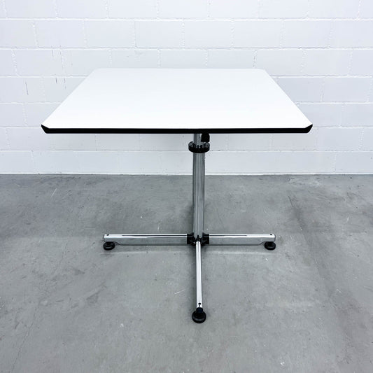 USM Kitos Tisch, Kunstharz Perlgrau, Q1