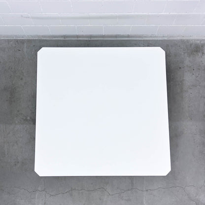 USM Kitos Tisch, Kunstharz Perlgrau, Q1