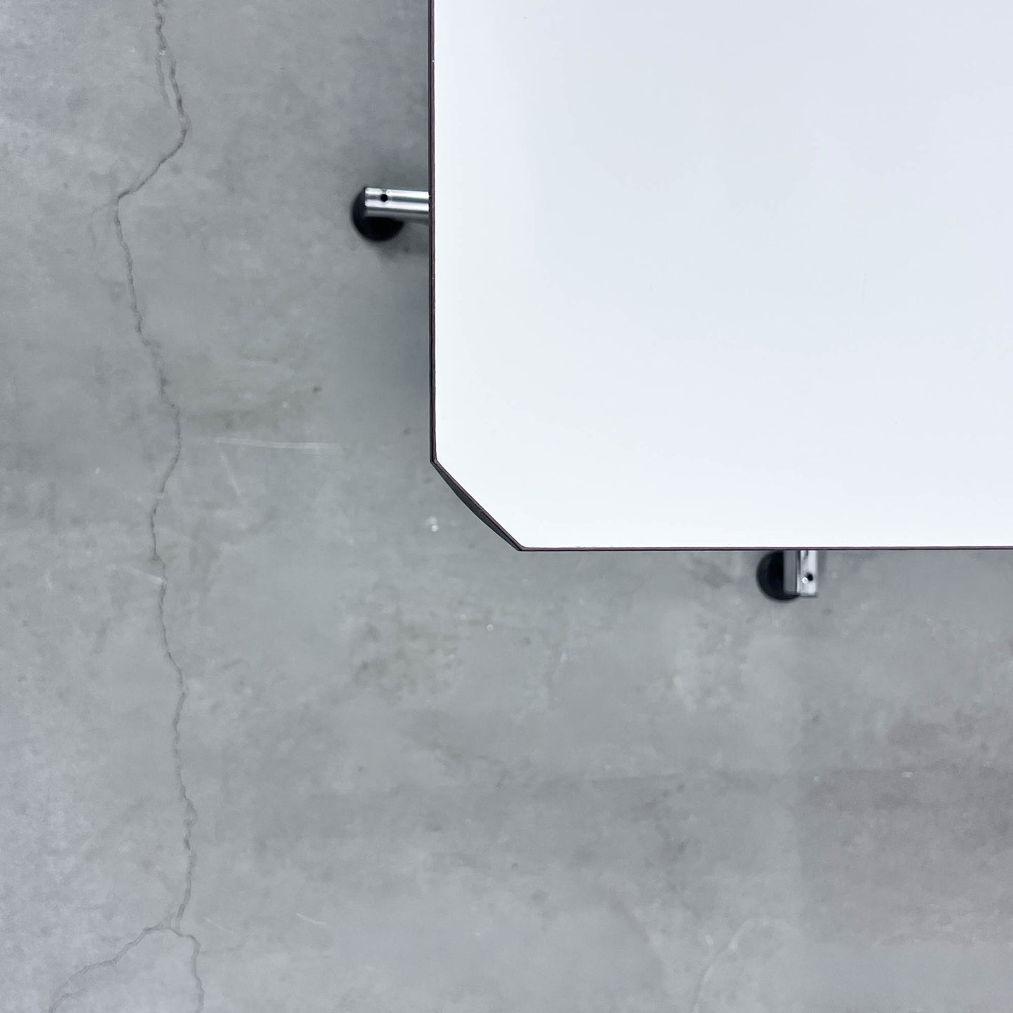 USM Kitos Tisch, Kunstharz Perlgrau, Q1