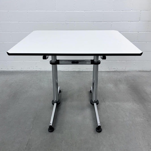 USM Kitos Tisch, Kunstharz Perlgrau