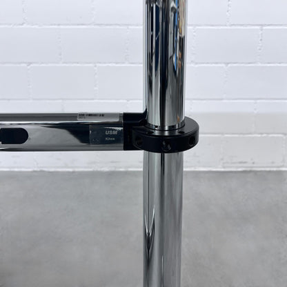 USM Kitos Tisch, Kunstharz Perlgrau