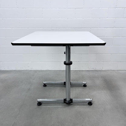 USM Kitos Tisch, Kunstharz Perlgrau