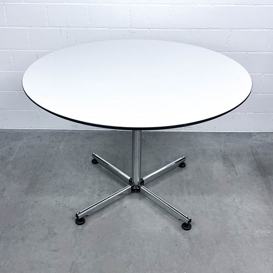 USM Kitos Tisch, Kunstharz Perlgrau, rund, 110cm, Q1