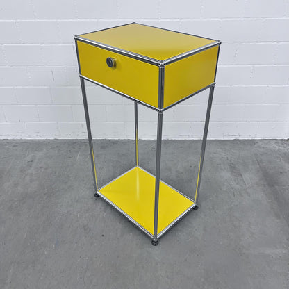 USM Konsole, Goldgelb, Klapptür, 50cm