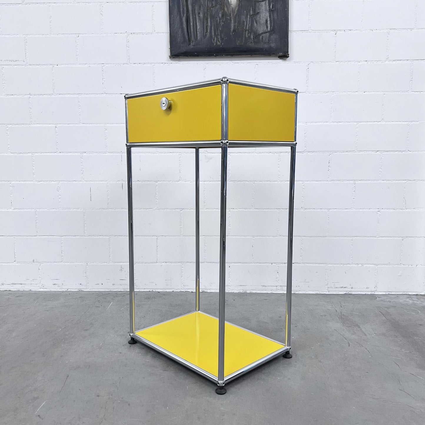 USM Konsole, Goldgelb, Klapptür, 50cm