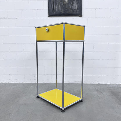 USM Konsole, Goldgelb, Klapptür, 50cm