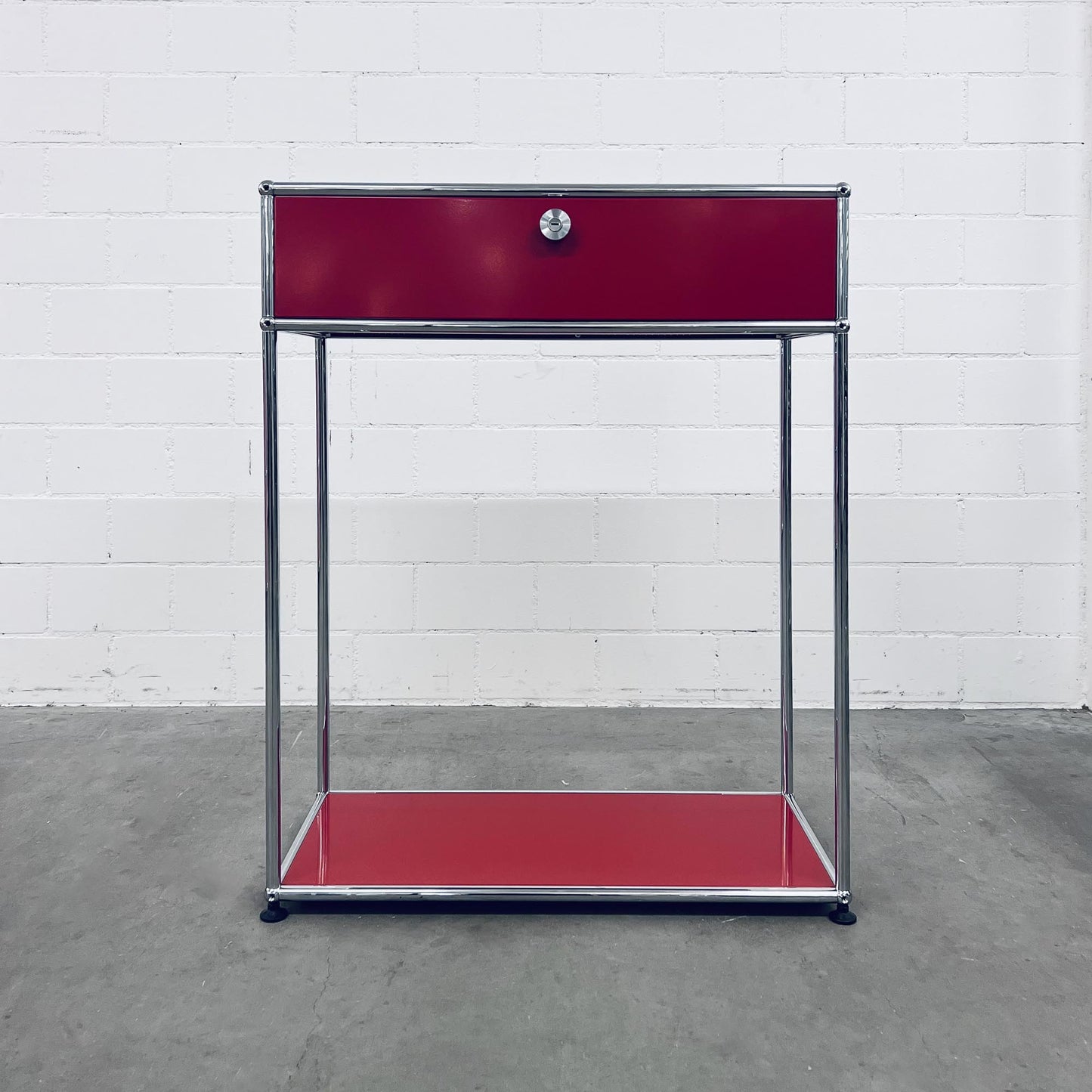 USM Konsole, Rubinrot, neuwertig