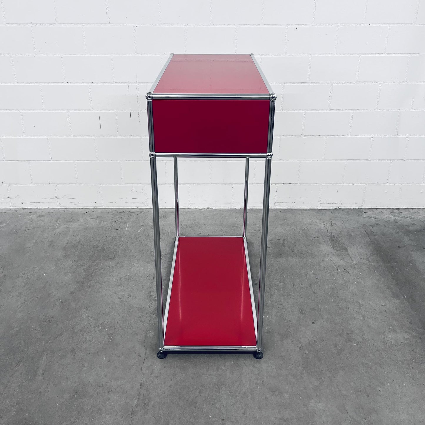 USM Konsole, Rubinrot, neuwertig