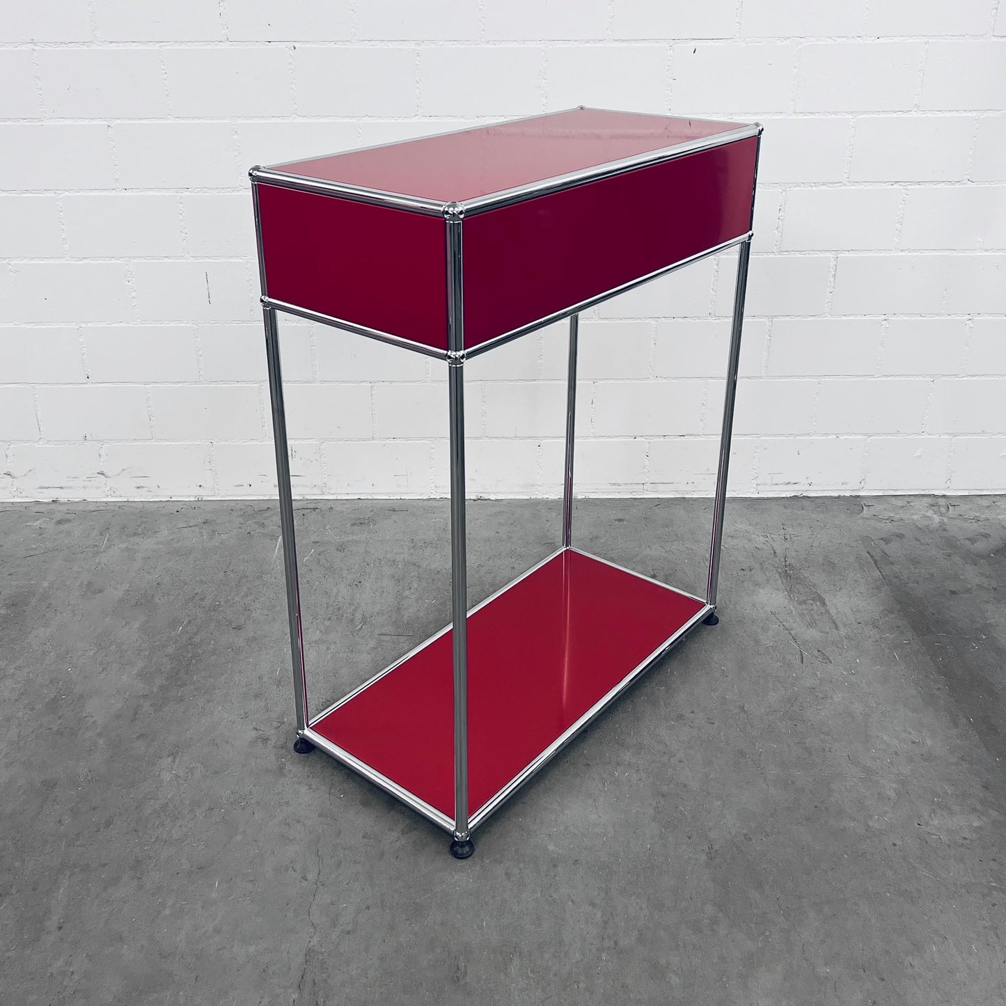 USM Konsole, Rubinrot, neuwertig