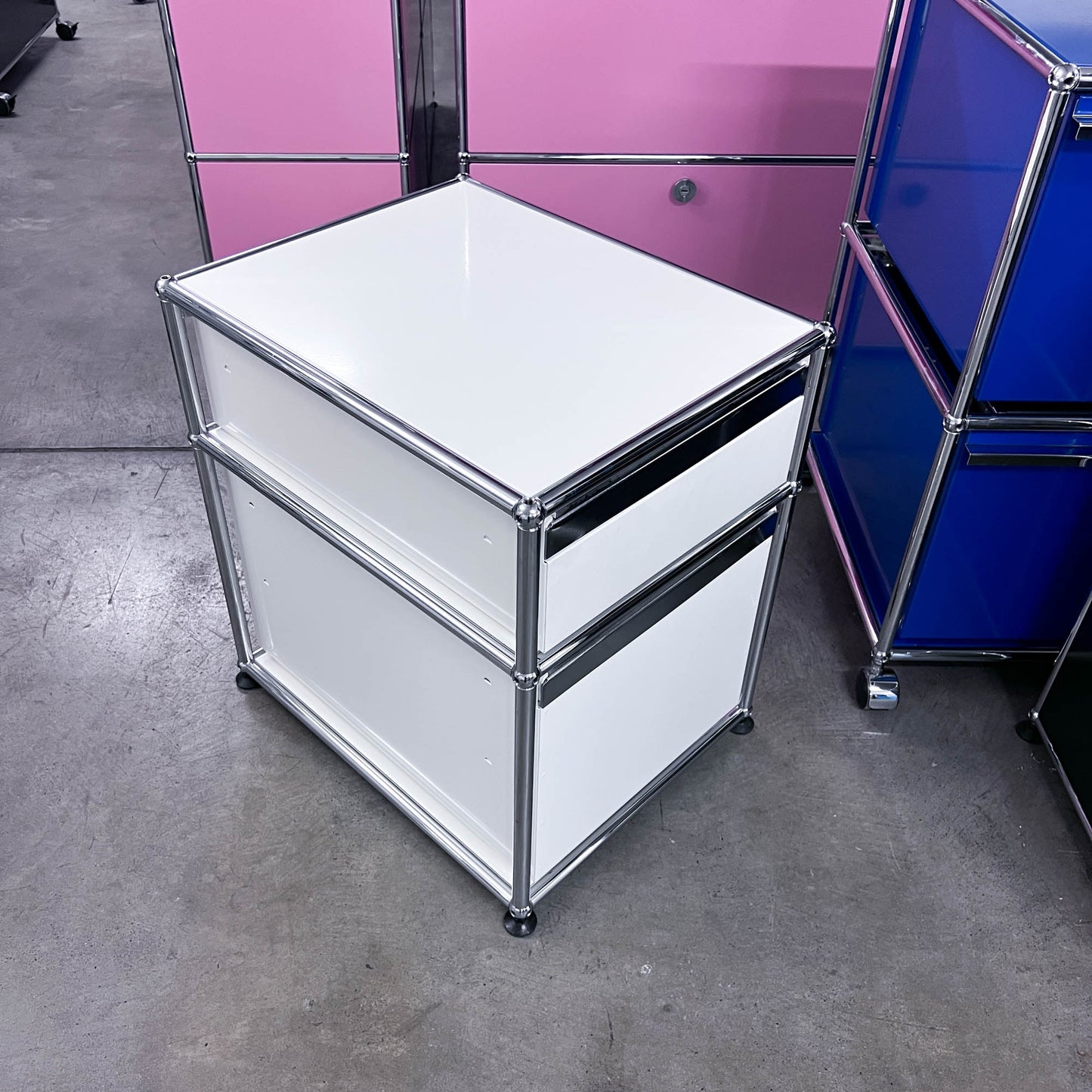 USM Korpus, reinweiss, A4, A6 Schubladen, Q1