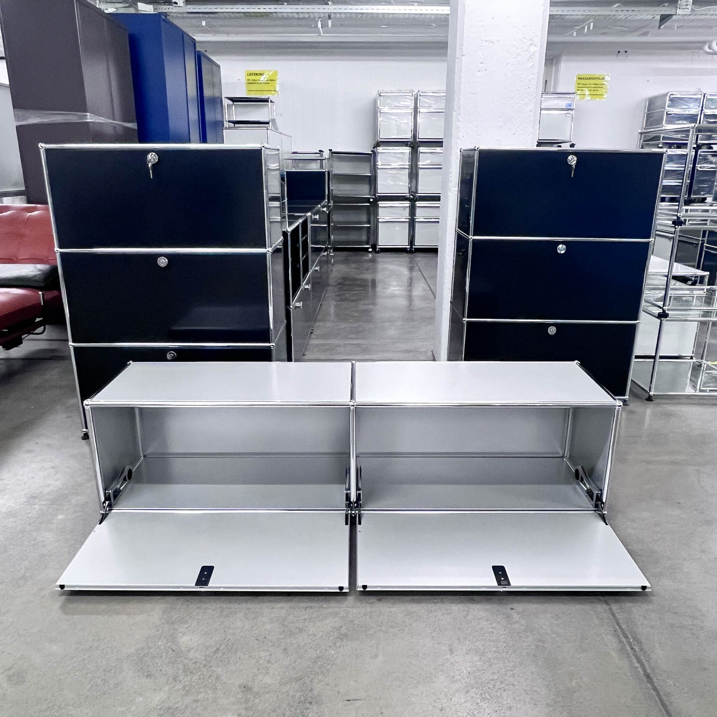 USM Lowboard, Silber, 2 Klapptüren, neuwertig