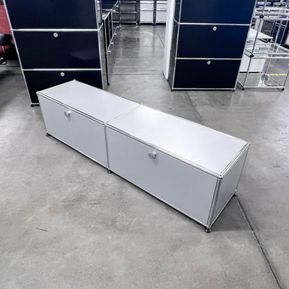 USM Lowboard, Silber, 2 Klapptüren, neuwertig