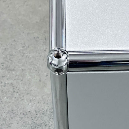 USM Lowboard, Silber, 2 Klapptüren, neuwertig