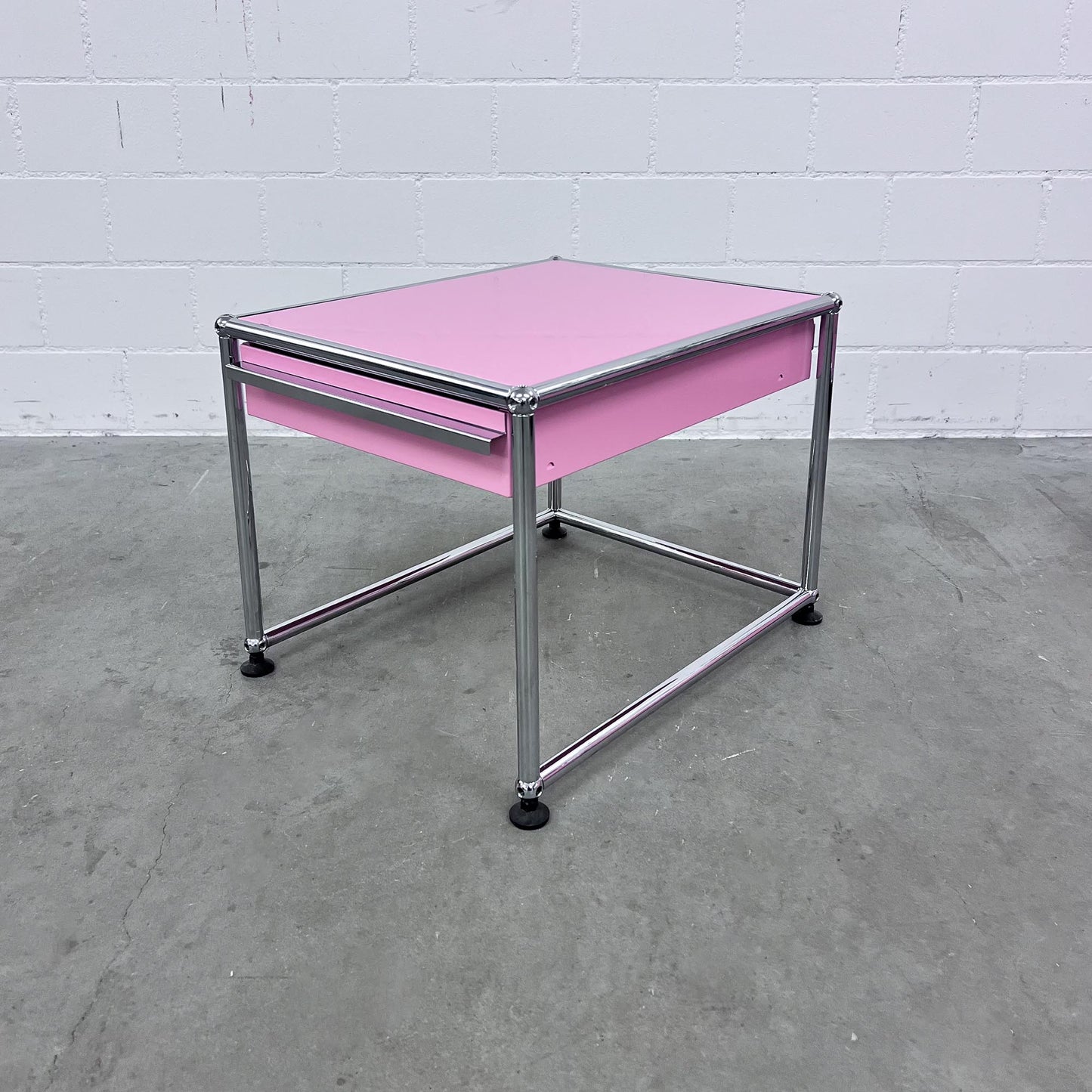 USM Nachttisch, Rosa, neuwertig