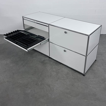 USM Organisationsmöbel, Reinweiss,  Ausziehtüre, Ausziehtablar, Klapptüre, A6 Schublade, Q2