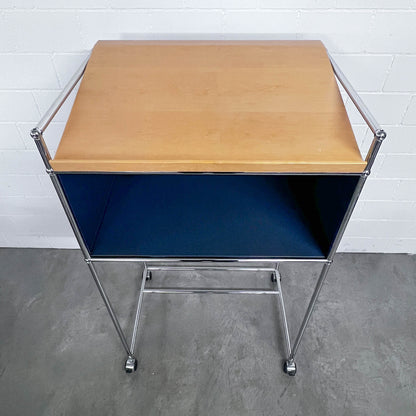 USM Rednerpult auf Rollen mit Holzablage, Q2