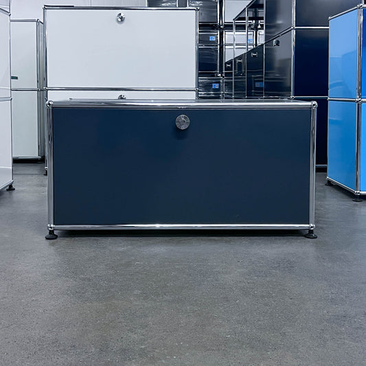 USM Regal Anthrazitgrau, Q2