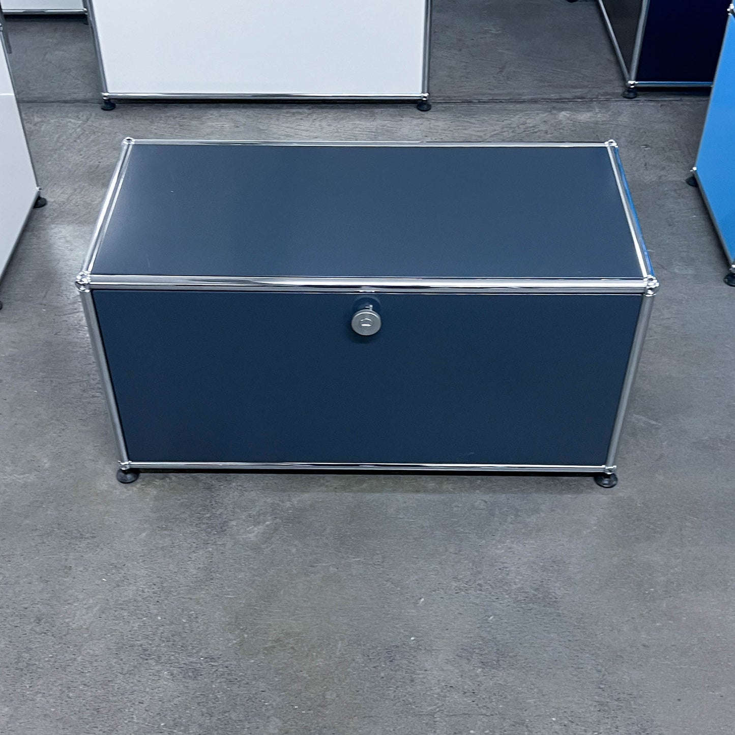 USM Regal Anthrazitgrau, Q2