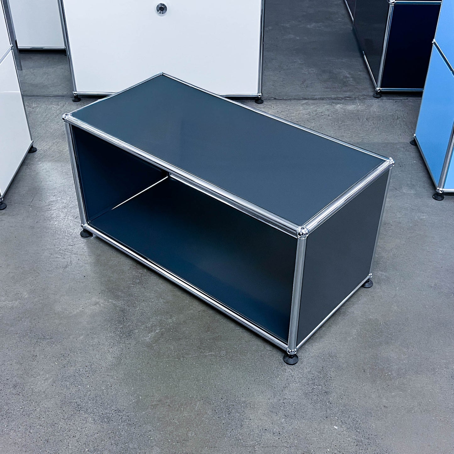 USM Regal Anthrazitgrau, offen, Q2