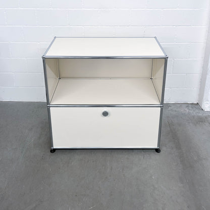 USM Regal, cremeweiss, 1 Klapptüre, neuwertig