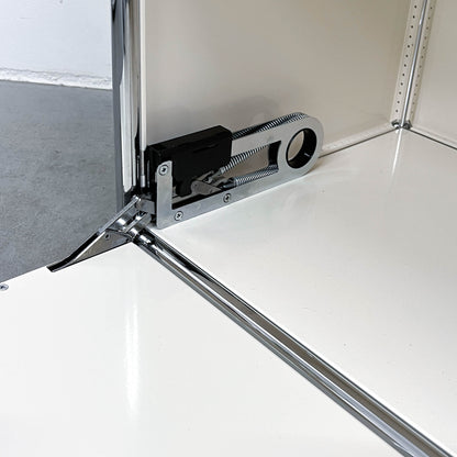 USM Regal, cremeweiss, 1 Klapptüre, neuwertig