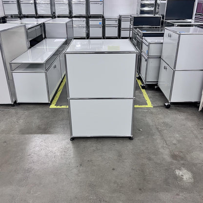 USM Regal, Lichtgrau, 2 Einschubtüren, Q1