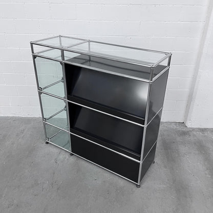 USM Regal mit Vitrine und Glasablage, Graphitschwarz