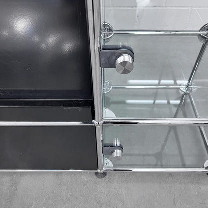 USM Regal mit Vitrine und Glasablage, Graphitschwarz