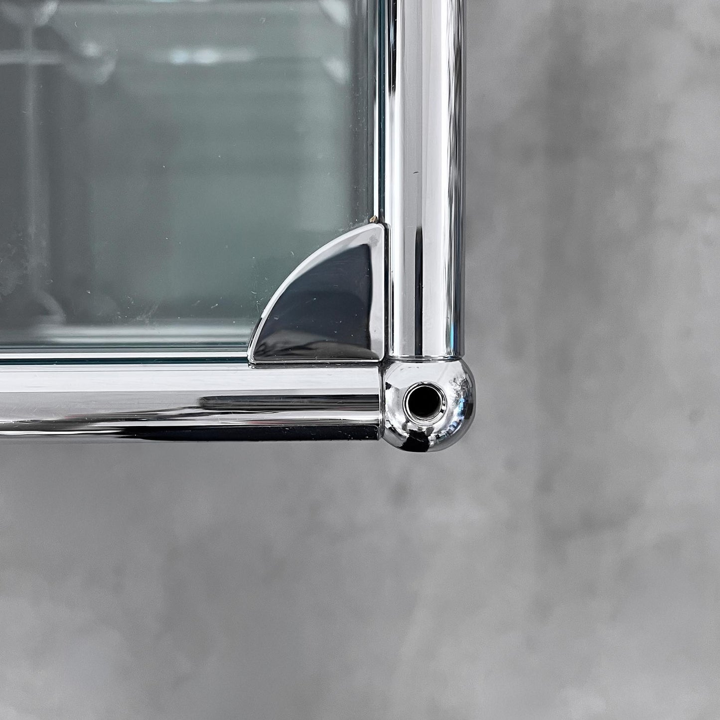 USM Regal mit Vitrine und Glasablage, Graphitschwarz