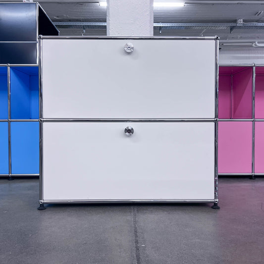 USM Regal, Reinweiss, 35cm tief, 2 Klapptüren, Q1