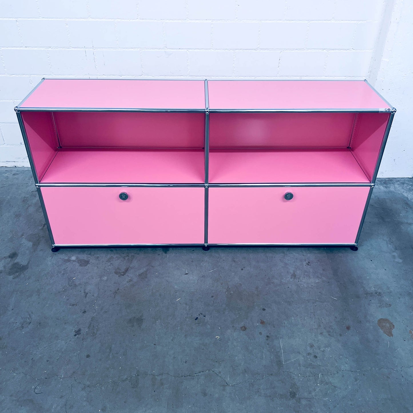 USM Regal, Rosa mit 2 Klapptüren, neuwertig