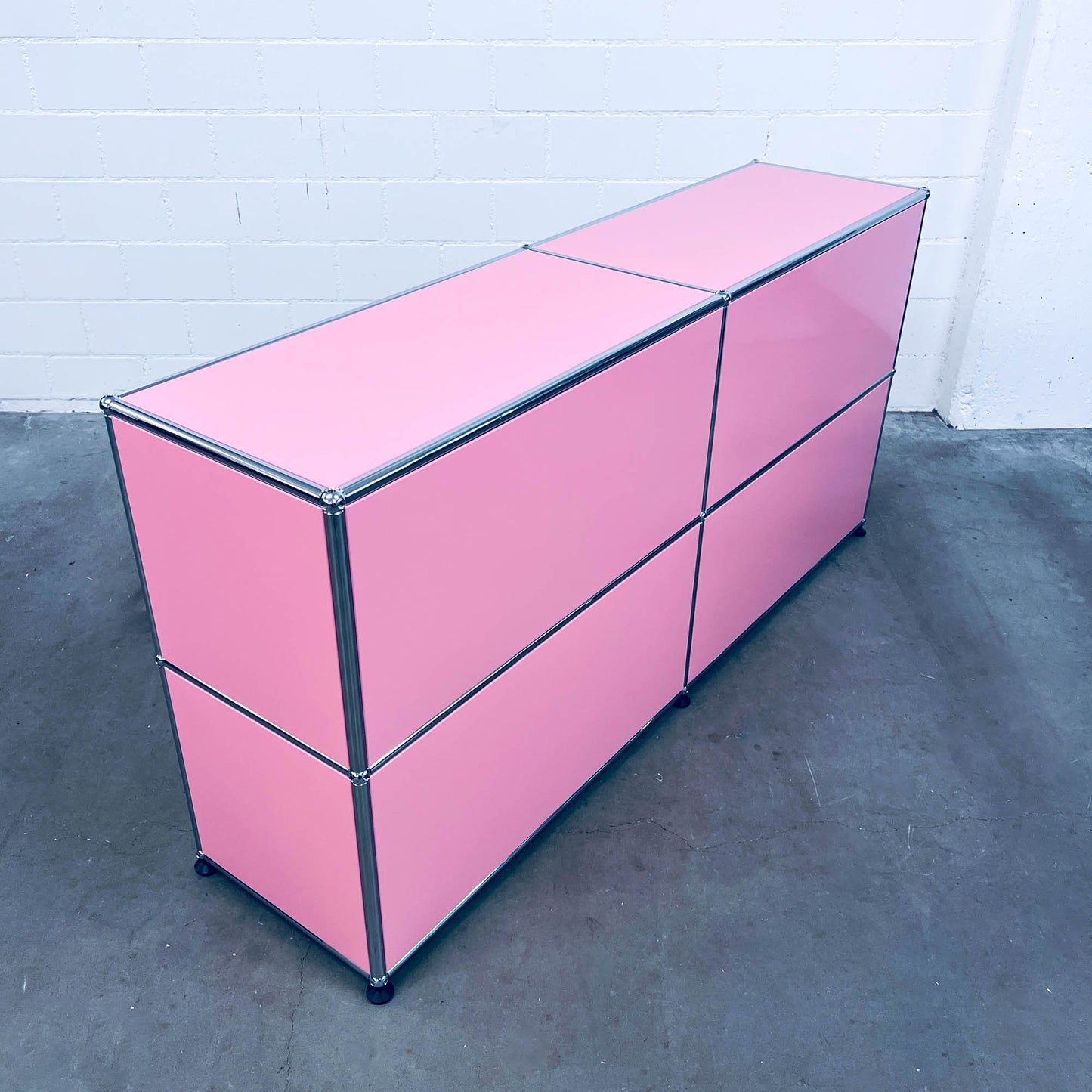 USM Regal, Rosa mit 2 Klapptüren, neuwertig