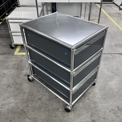 USM Rollkorpus, Anthrazitgrau, 3 A6 Schubladen