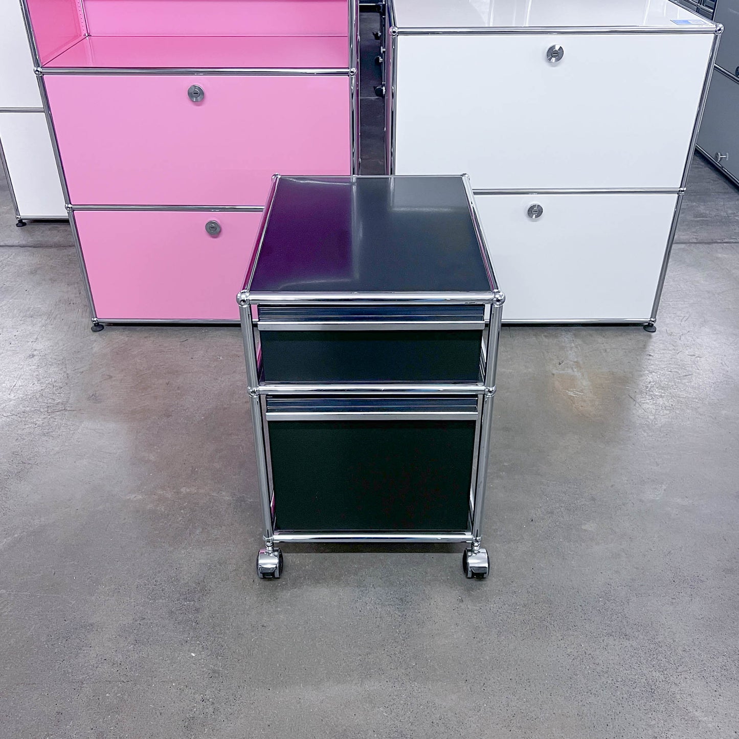 USM Rollkorpus, Graphitschwarz, A4, A6 Schubladen, Q2