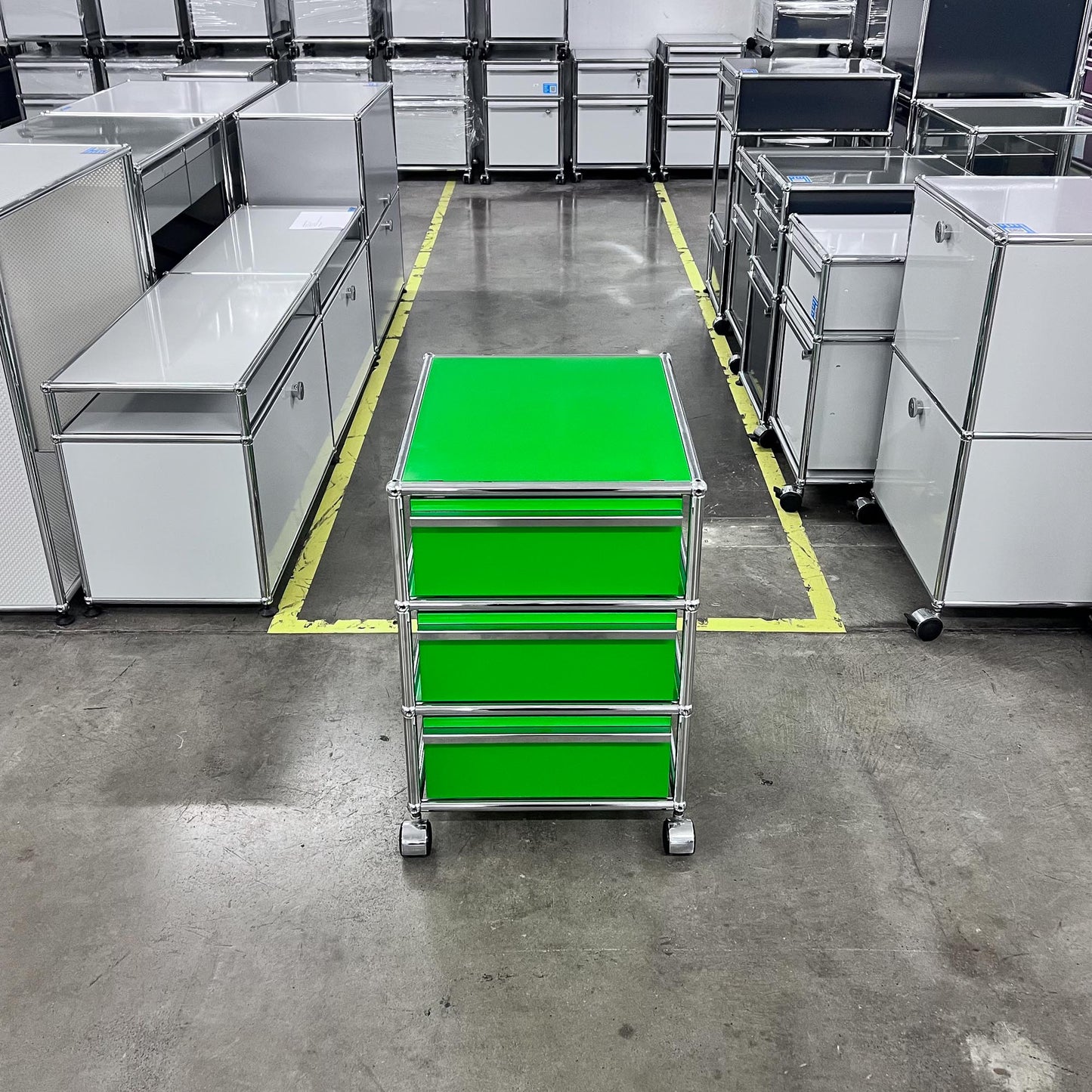 USM Rollkorpus, Grün, 3 A6 Schubladen, Q1