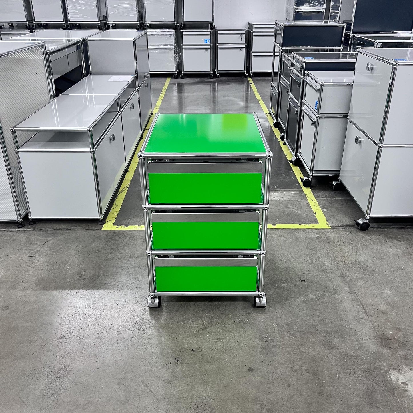 USM Rollkorpus, Grün, 3 A6 Schubladen, Q1